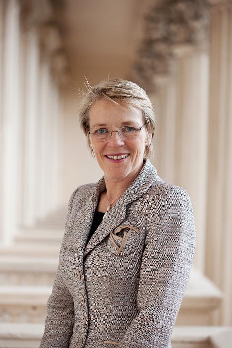 Julie Maxton