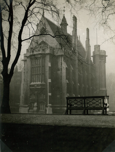 Photograph of the Victorian Middle Temple Library, c.1935 (MT/19/PHO/5/8)
