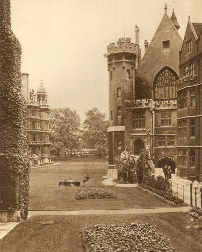Photograph of the Middle Temple Garden, 1920 (MT/19/ILL/E/E11/17)