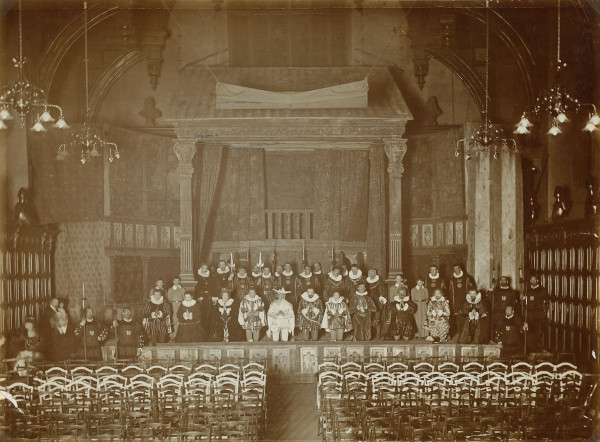  Photograph of the cast of Twelfth Night, performed in Middle Temple Hall in the presence of the Prince of Wales, 1897 (MT/19/PHO/2/1/1)
