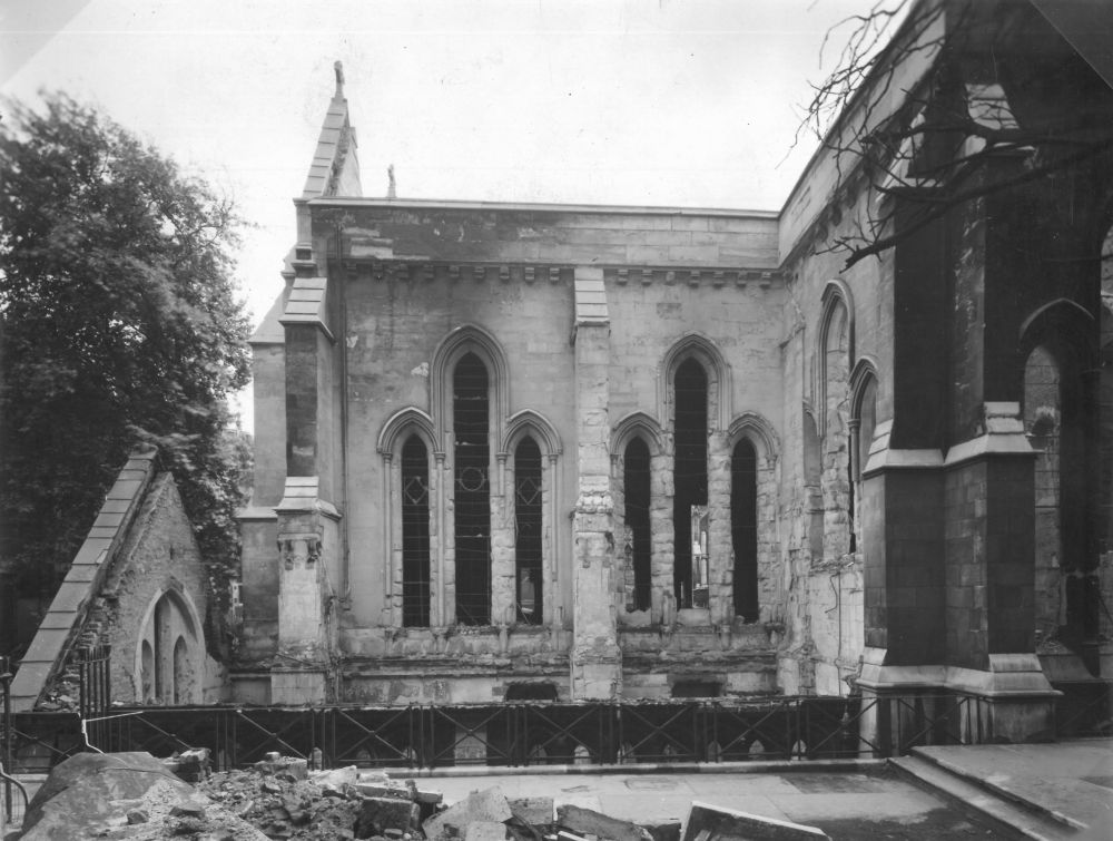Photograph of the ruined practice room and organ chamber of Temple Church, 1941 (MT/19/PHO/12/2/11)